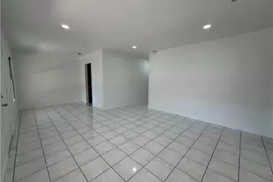 7931 Newcastle Ave, Reseda, CA 91335 - Photo 7