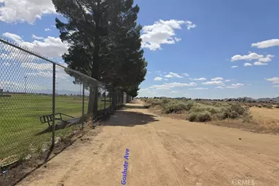 35 Tenaya Road, Apple Valley, CA 92307 - Photo 19