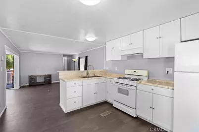 22800 Byron, Crestline, CA 92325 - Photo 21