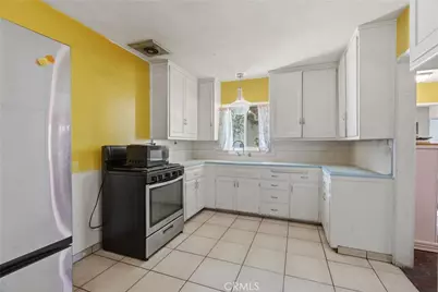 201 W Rosewood, Rialto, CA 92376 - Photo 3