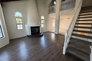27589 Elder View Dr, Valencia, CA 91354 - Photo 9