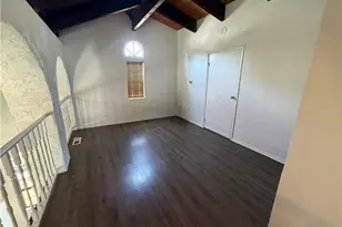 27589 Elder View Dr, Valencia, CA 91354 - Photo 13