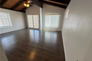 27589 Elder View Dr, Valencia, CA 91354 - Photo 23