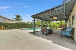 15448 Sandhurst St, Fontana, CA 92336 - Photo 25