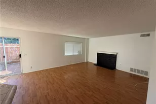 11439 Fox Hollow Ln, Pacoima, CA 91331 - Photo 7