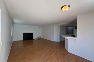 11439 Fox Hollow Ln, Pacoima, CA 91331 - Photo 9