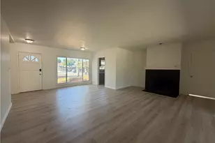 17046 Saticoy St, Van Nuys, CA 91406 - Photo 7