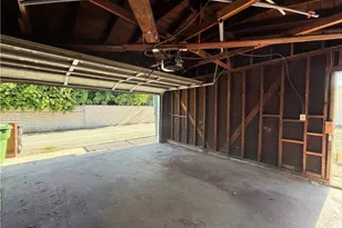 17046 Saticoy St, Van Nuys, CA 91406 - Photo 43