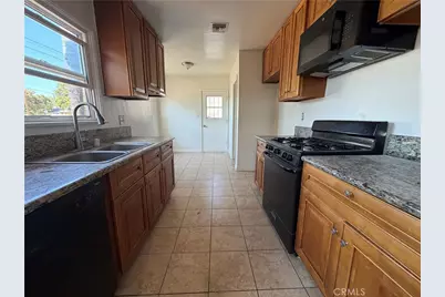 17046 Saticoy Street, Van Nuys, CA 91406 - Photo 13