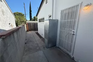 17046 Saticoy St, Van Nuys, CA 91406 - Photo 35