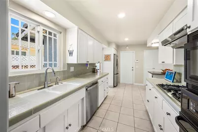 1523 Columbine Way, Upland, CA 91786 - Photo 7