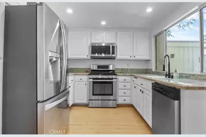 10410 Zelzah #A, Porter Ranch, CA 91326 - Photo 7