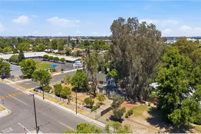 2132 Chester, Bakersfield, CA 93304 - Photo 13
