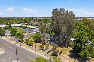 2132 Chester, Bakersfield, CA 93304 - Photo 13