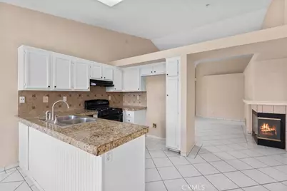 15061 Fuchsia Court, Fontana, CA 92336 - Photo 9