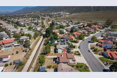 6386 N Beechwood Avenue, San Bernardino, CA 92407 - Photo 31