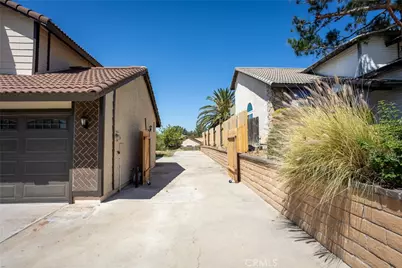 6386 N Beechwood Avenue, San Bernardino, CA 92407 - Photo 29