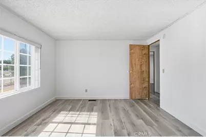 13378 Paramount Road, Phelan, CA 92371 - Photo 7
