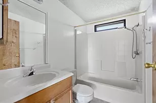 13378 Paramount Rd, Phelan, CA 92371 - Photo 33