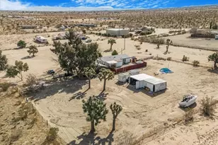 13378 Paramount Rd, Phelan, CA 92371 - Photo 11