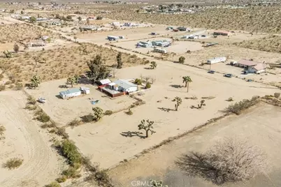 13378 Paramount Road, Phelan, CA 92371 - Photo 3