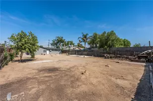 10546 Orchard St, Bloomington, CA 92316 - Photo 43