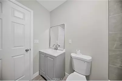 1305 W 46th, Los Angeles, CA 90037 - Photo 27