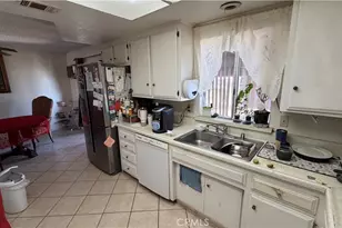 11890 Jacaranda, Hesperia, CA 92345 - Photo 13