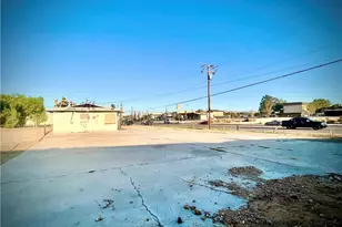 15720 Mojave Dr, Victorville, CA 92394 - Photo 3