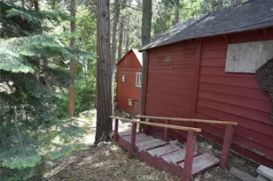 25020 Moon Dr, Crestline, CA 92325 - Photo 3