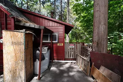 25020 Moon Drive, Crestline, CA 92325 - Photo 5