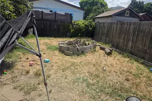 9726 Bowman, South Gate, CA 90280 - Photo 5