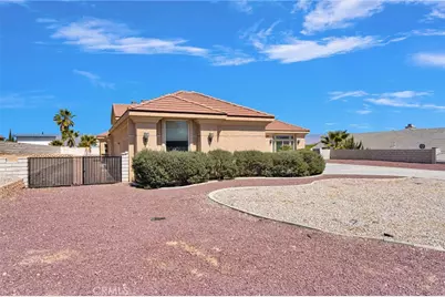 16233 Ridge View Drive, Apple Valley, CA 92307 - Photo 3