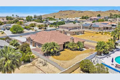 16233 Ridge View Drive, Apple Valley, CA 92307 - Photo 57