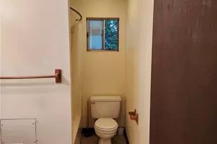 24066 Lakeview Dr, Crestline, CA 92325 - Photo 17