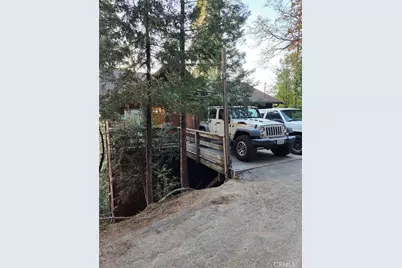 24066 Lakeview Drive, Crestline, CA 92325 - Photo 11