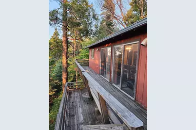 24066 Lakeview Drive, Crestline, CA 92325 - Photo 5