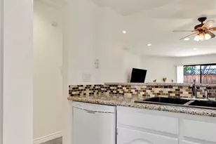 9906 Owensmouth, Chatsworth, CA 91311 - Photo 13