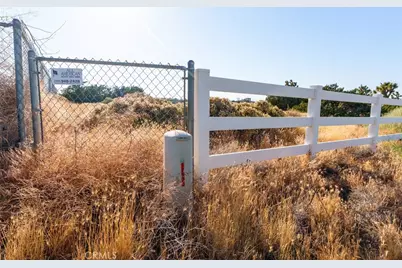 1 Hollister Road, Oak Hills, CA 92344 - Photo 5