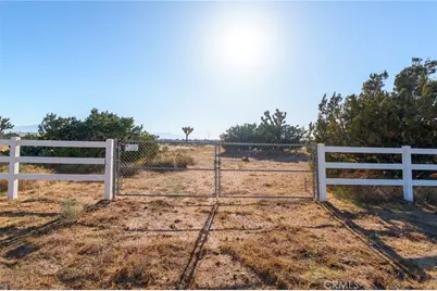1 Hollister Road, Oak Hills, CA 92344 - Photo 3