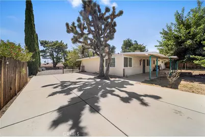 7602 Montrose Avenue, Hesperia, CA 92345 - Photo 3