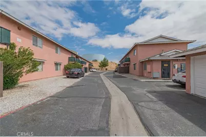 16518 Avalon Avenue, Victorville, CA 92395 - Photo 15