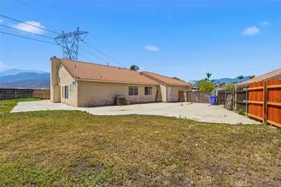 2885 W Calle Vista, Rialto, CA 92377 - Photo 31