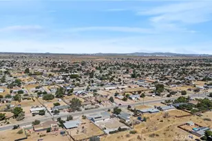 15431 Condor, Victorville, CA 92394 - Photo 47