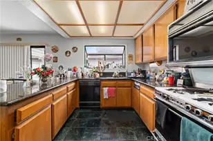 5220 Hanover Way, Montclair, CA 91763 - Photo 13