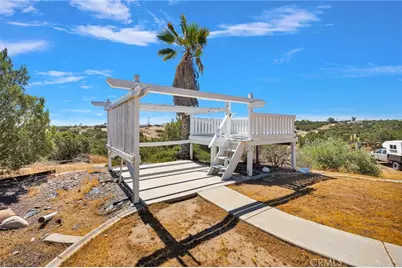 10778 Cedar, Oak Hills, CA 92344 - Photo 35