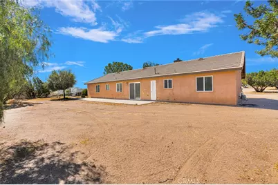 10778 Cedar, Oak Hills, CA 92344 - Photo 31