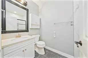 557 S Kroeger, Anaheim, CA 92805 - Photo 17