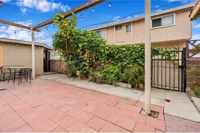 12023 Freeman Avenue, Hawthorne, CA 90250 - Photo 5