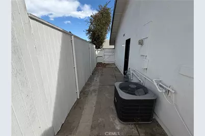 23767 Via Helina, Valencia, CA 91355 - Photo 39